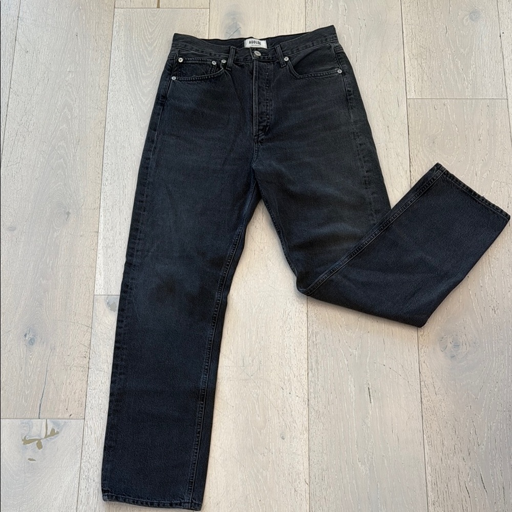 Sleek Black Straight Jeans with Polished Finish